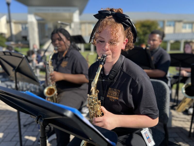 MHS jazz band students performing outside